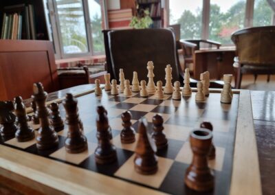 Schachspielen in der Lounge der Pianova Ferienwohnungen